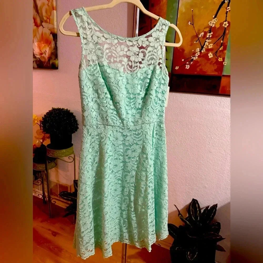 David’s bridal mint lace mini dress size 6